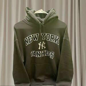 Fanatics New York Yankees Dark Gray Hoodie L